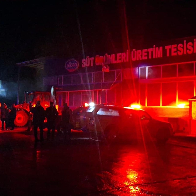 Kırklareli'de süt ürünleri üretim tesisi deposunda yangın