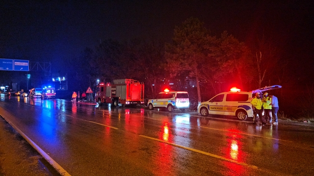 Çorum'da şarampole devrilen otomobilin sürücüsü yaralandı