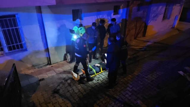 Çorum'da otomobil ile hafif ticari aracın çarpıştığı kazada 2 kişi yaralandı