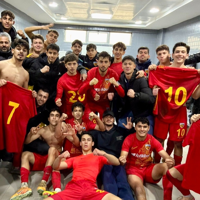 Kayserispor U19 PAF takımı geriden gelerek kazandı