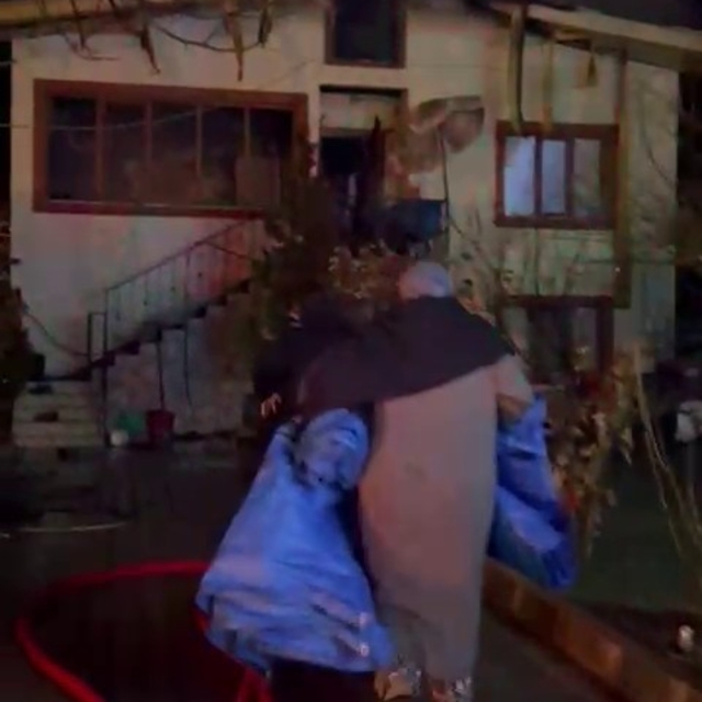 Uzundere'de ev yangını