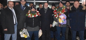 Otizmli İkiz Milli Kayakçılara Erzurum'da coşkulu karşılama
Tek Hedef, Fran...