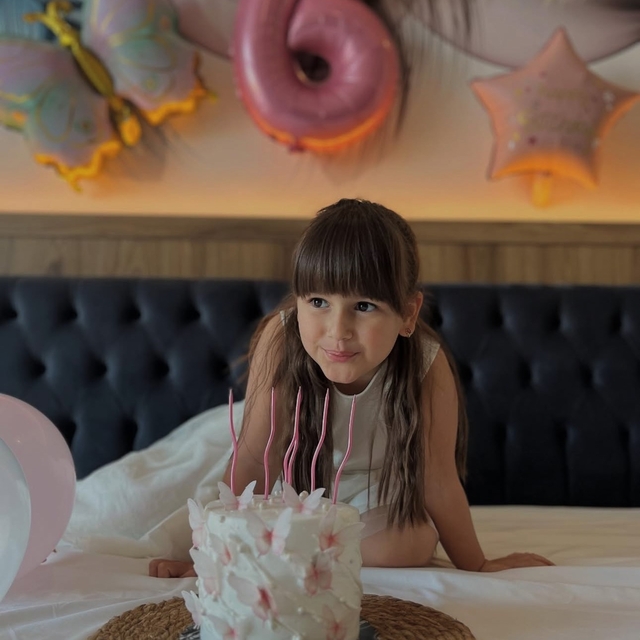 Habersiz değiştiği iddia edilen servisini ararken, 1. sınıf öğrencisi Ela h...