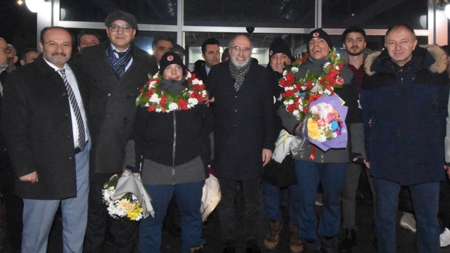 Otizmli İkiz Milli Kayakçılara Erzurum'da coşkulu karşılama
Tek Hedef, Fransa'dan altın madalya ile dönmek