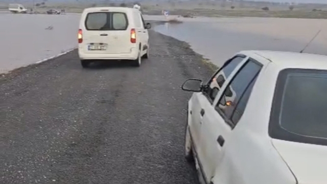 Diyarbakır'da sağanak yağış hayatı olumsuz etkiledi