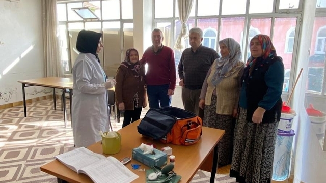 Köyde yaşayan vatandaşlara kanser taramalarının önemi anlatıldı