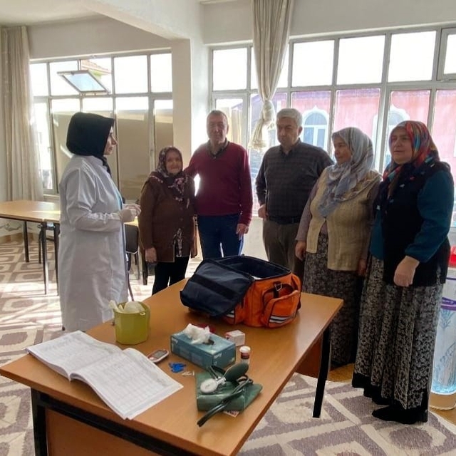 Köyde yaşayan vatandaşlara kanser taramalarının önemi anlatıldı