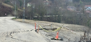 Kastamonu'da heyelan sonrası yol çöktü