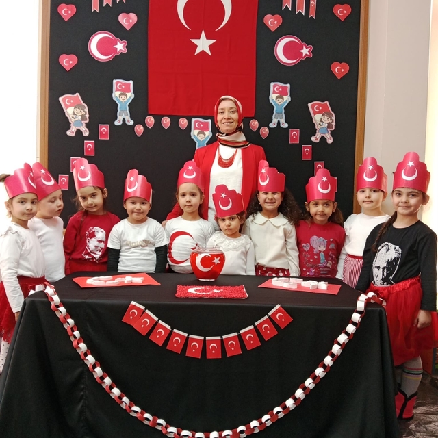 Karabük Belediyesi KAMER'de miniklere bayrak bilinci aşılandı