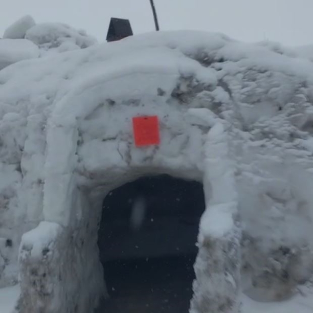 Köyde kardan çay ocağı kurdular, birlik ve beraberlik mesajı verdiler