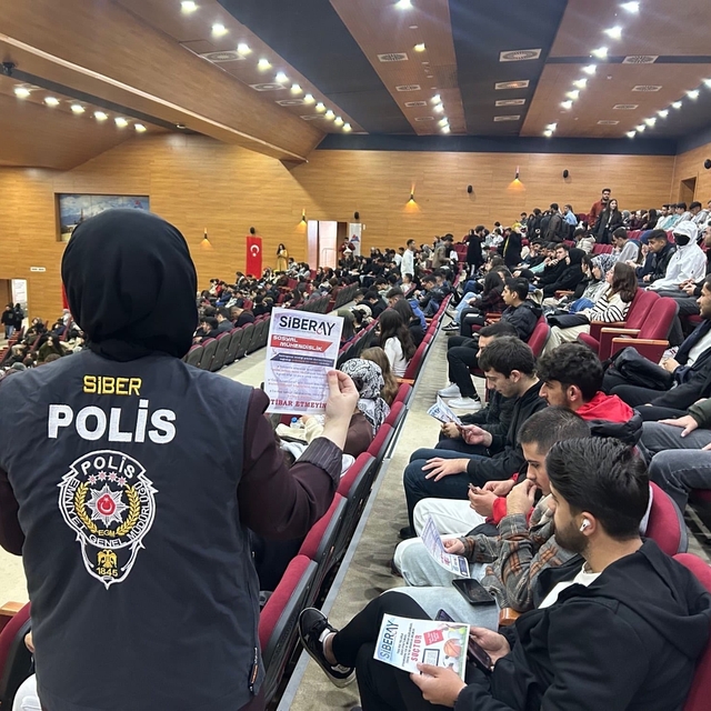 Ağrı'da siber suçlarla mücadeleye yönelik eğitim verildi