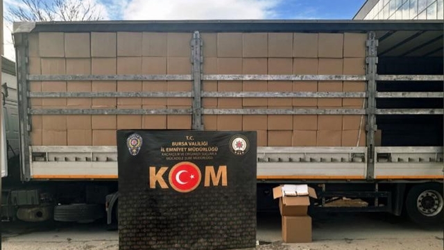 Bursa'da 10 milyon 510 bin adet kaçak makaron ele geçirildi