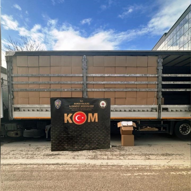 Bursa'da 10 milyon 510 bin adet kaçak makaron ele geçirildi