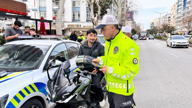 Adana'da yayalara geçiş önceliği tanımayan 38 sürücüye para cezası kesildi