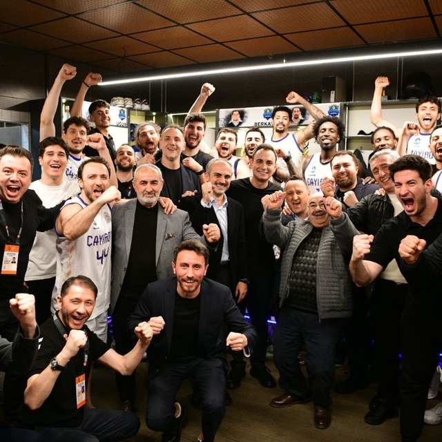 Çayırova Belediyesi 17 sayı geriden gelip kazandı