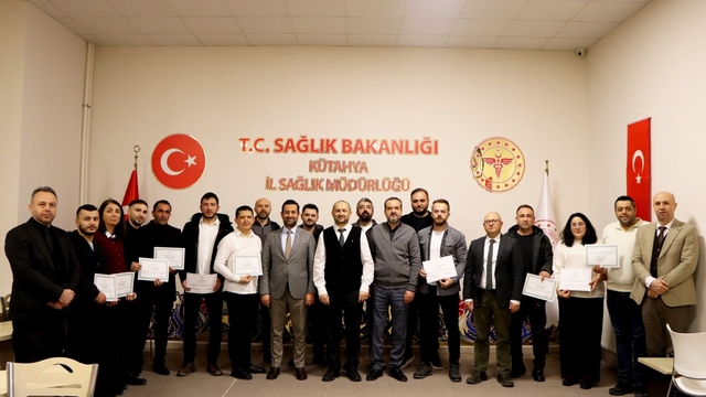 Kütahya'da tütün kullanmayı 11 sağlık personeline başarı belgesi