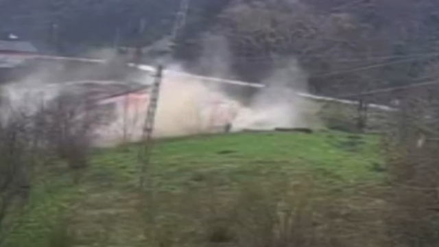 Kastamonu'da heyelan sebebiyle tahliye edilen ev çöktü: O anlar kamerada