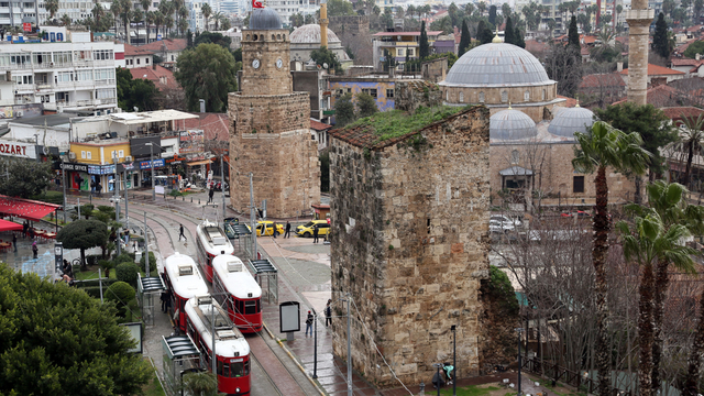 2 bin yıllık burçlara tramvay tehdidi; titreşimler yıkabilir