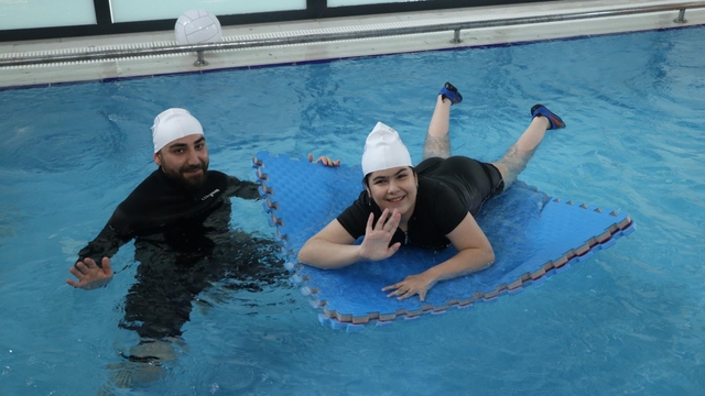 Hidrosefali hastası Zeynep, hidroterapi ile güç depoluyor