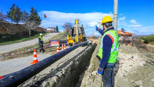 Çal'da ekonomik ömrünü tamamlayan hatlar bir bir yenileniyor