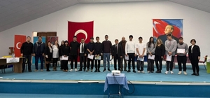 Burhaniye'de Korkma Gençliğin Ruhu Burada konulu bilgi yarışması yapıldı