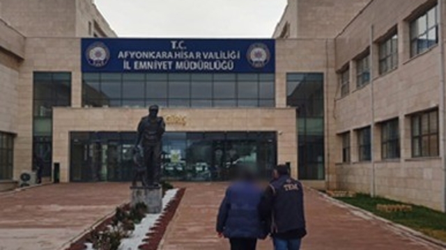 FETÖ'den aranan şahsı polis yakaladı