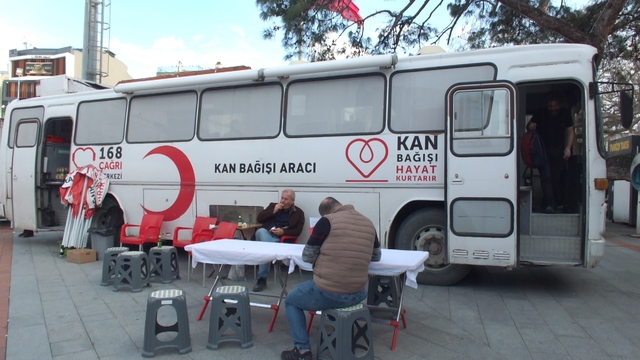 Burhaniyeliler kan bağışı paptı