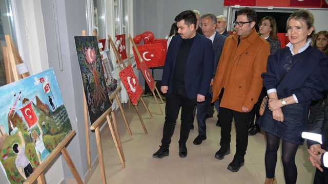 Türkeli'de bayrak sevgisi sanatla buluştu