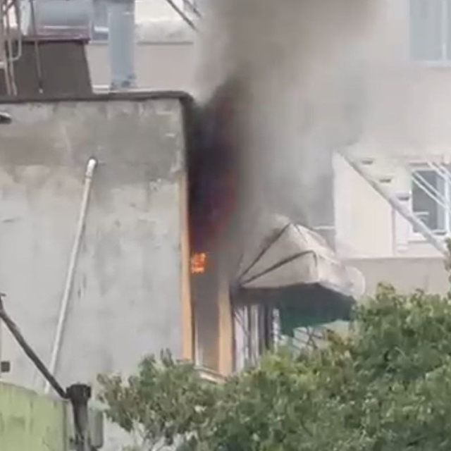 Adana'da ev yangını