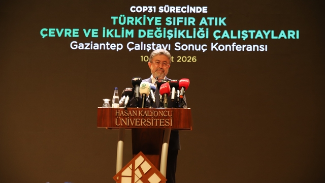 Bakan Yumaklı: "Küresel ölçekte her yıl yaklaşık 2,3 milyar ton gıda israf ediliyor"
Tarım ve Orman Bakanı İbrahim Yumaklı, Gaziantep'te Sıfır Atık Çalıştayı Sonuç Konferansı'nda konuştu