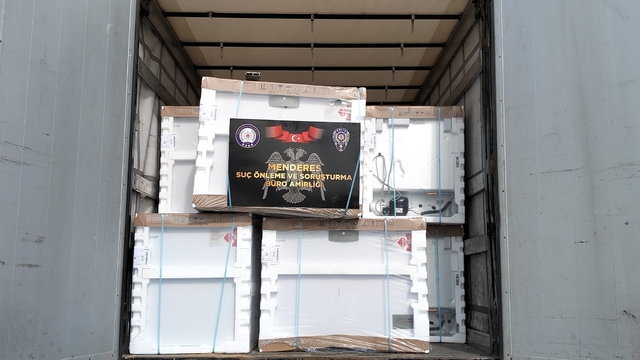 Manisa'dan "adresine ulaşmayan" 148 beyaz eşya, İzmir'de ele geçirildi
