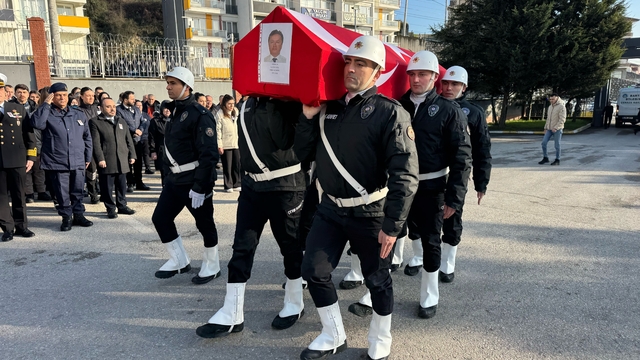 Bartın'da trafik kazasında hayatını kaybeden polis memuru Zonguldak'ta defnedildi
