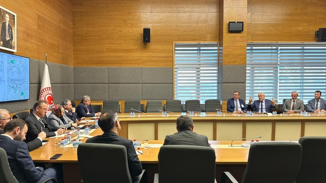 AK Parti'li Gürcan, OEDAŞ Genel Müdürü Celepci ve beraberindeki heyetle toplantı yaptı