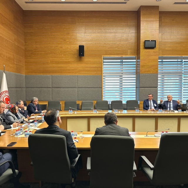 AK Parti'li Gürcan, OEDAŞ Genel Müdürü Celepci ve beraberindeki heyetle top...