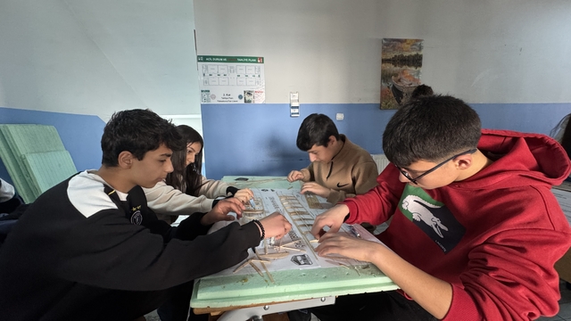 Hakkari'de öğrenciler model uçak eğitimiyle havacılığa ilk adımı atıyor
