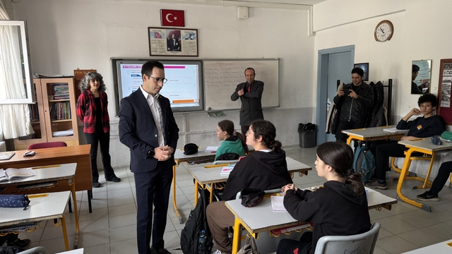 Ula Kaymakamı Doğan'dan okul ziyareti