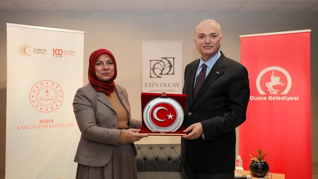 Düzce Belediyesi'nden gençlere müjde
Ders tekrarları bir tık uzağınızda