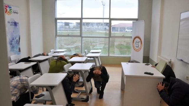 Pınarhisar'da yangın ve deprem tatbikatı gerçekleştirildi