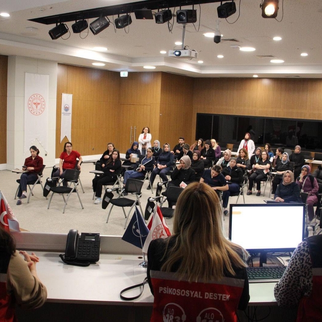 Koruyucu aile hizmet modeli sağlık çalışanlarına tanıtıldı