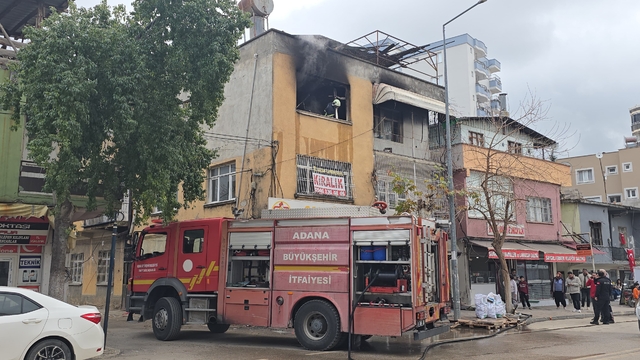 Kozan ilçesinde evde çıkan yangın söndürüldü