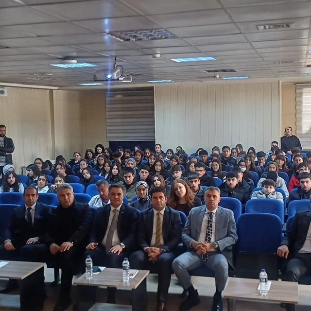 Hakkari'de gençler teknolojiyle buluşuyor