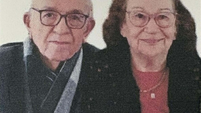 Evlerinde öldürülmüş halde bulunan çift, toprağa verildi