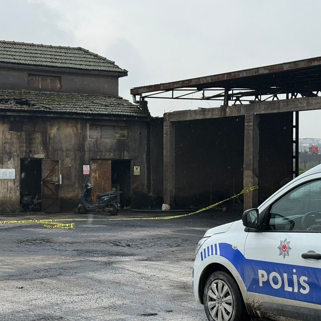 Turgutlu'da bir kişi elektrik trafosu binasında ölü bulundu
