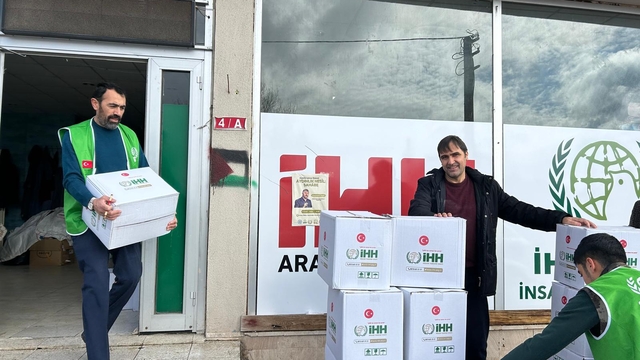 İHH Sivas Şubesi yetim ve ihtiyaç sahibi ailelere yardımda bulundu
