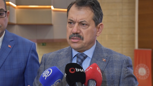 İzmir'de dijital dolandırıcılığa karşı 'IBAN' farkındalığı
İzmir Adliyesi'nden dijital dolandırıcılık uyarısı: Gençler hedefte
Başsavcı Yeldan uyardı, 'kolay para' tuzağına dikkat: Mahkumiyet kararları gelmeye başladı