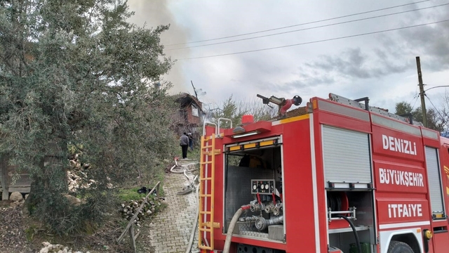 Kale'de alevlere teslim olan ev kullanılamaz hale geldi