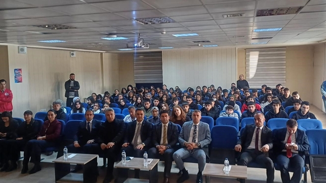 Hakkari'de gençler teknolojiyle buluşuyor