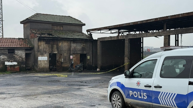 Turgutlu'da bir kişi elektrik trafosu binasında ölü bulundu