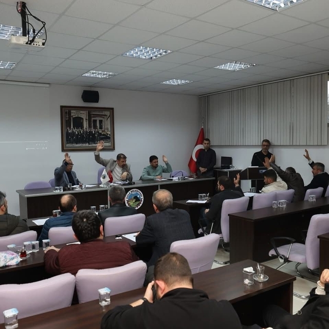 Kula Belediye Meclisi'nde arsa satışı ve teminat talebine ret