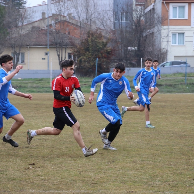 Okul sporları ragbi il birinciliği müsabakaları heyecanla devam ediyor